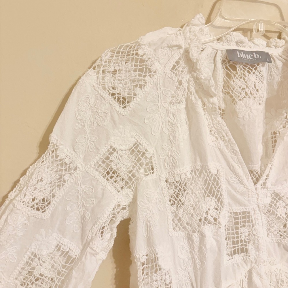 Blue B Crochet Peplum Top White Small V-Neck Bell Sleeve 37129T - Picture 8 of 12